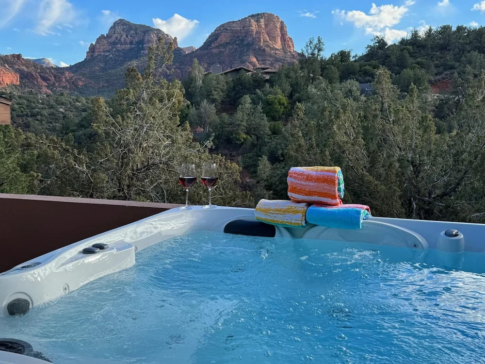 Hilltop Designer Villa, 3 Acres, Forever Views