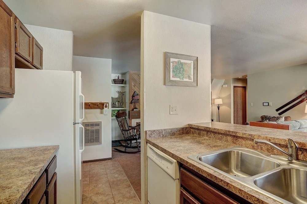 1125 Flying Dutchman 1 Bedroom Condo by RedAwning