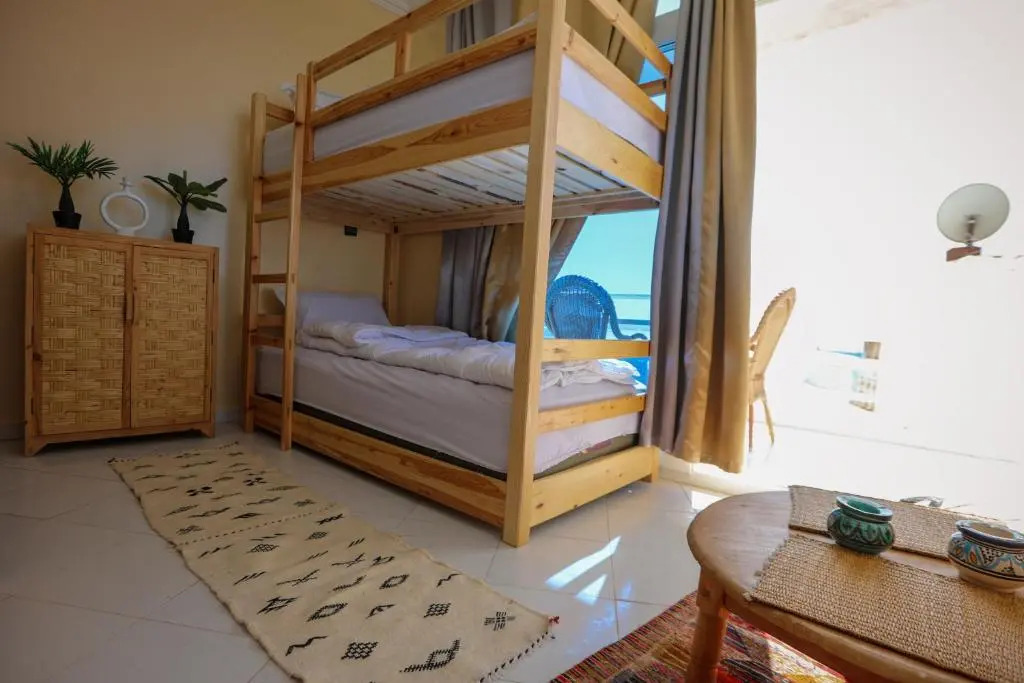 Locals Taghazout surfcamp