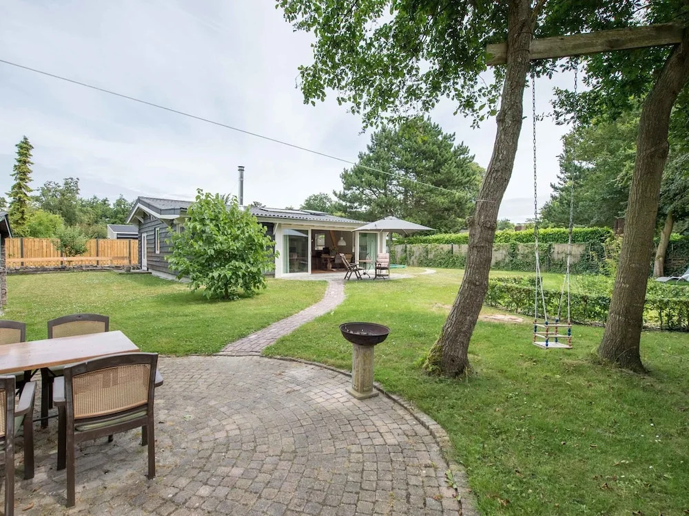 Detached Holiday Home With Spacious Garden and Within Walking Distance of the Veerse Meer