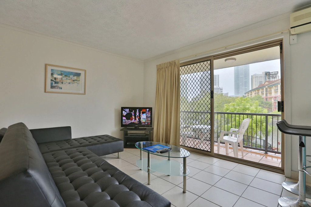 Sunsetcourt Budget holiday apartments surfers paradise