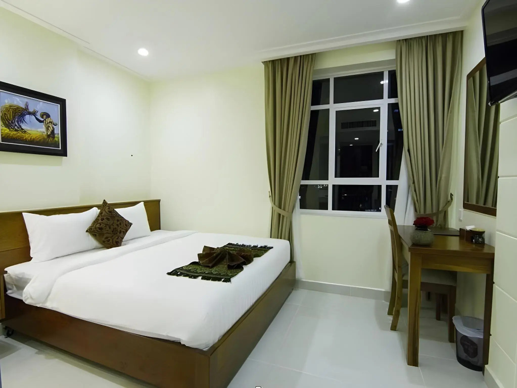 Rose Emerald Hotel
