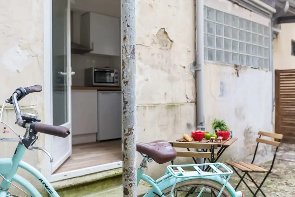 Homely Apartment Near Place de la Victoire