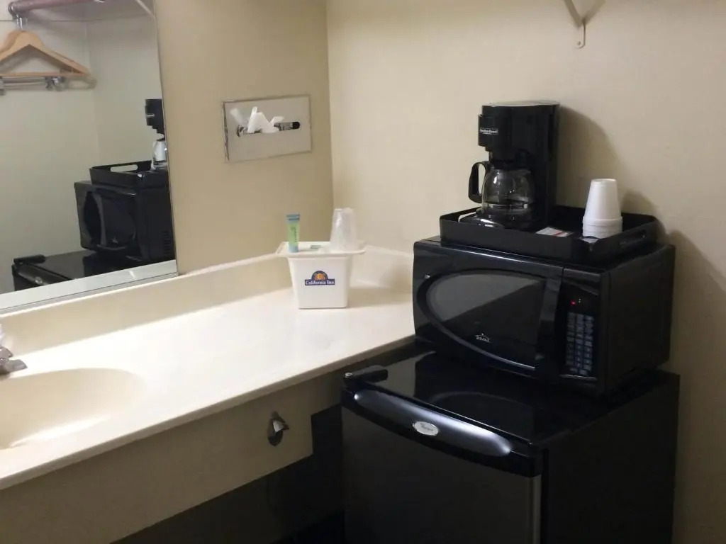 California Inn Hotel and Suites Adelanto US 395