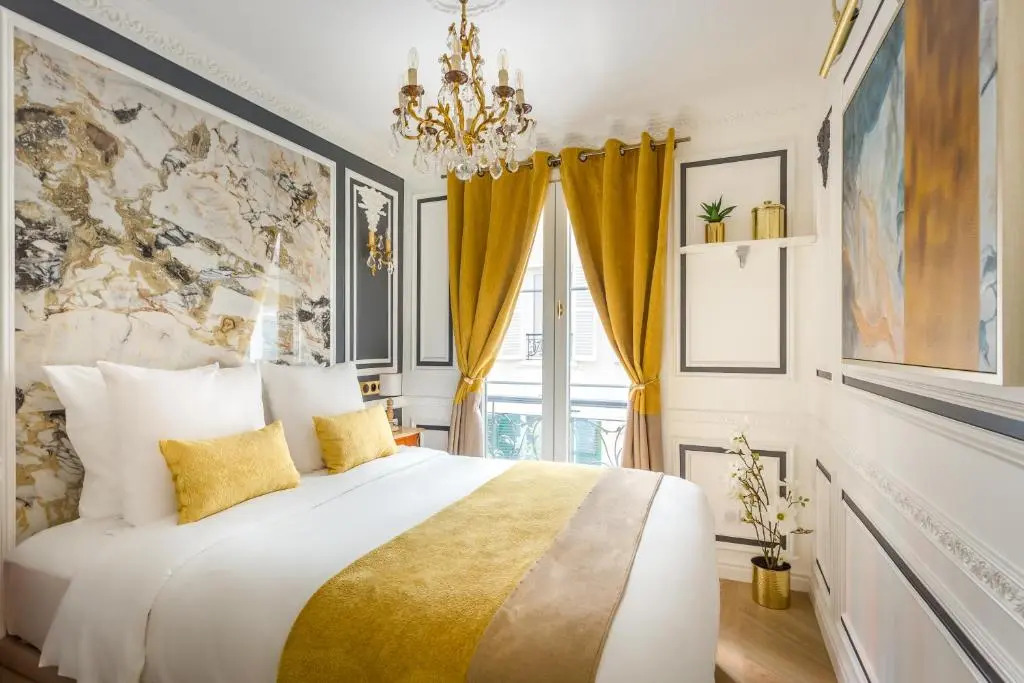 Luxury 4 Bedroom 2.5 Bathroom Apartment - Champs Elysees - With AC