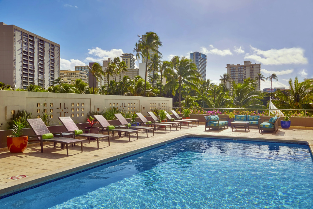 DoubleTree by Hilton Alana - Waikiki Beach