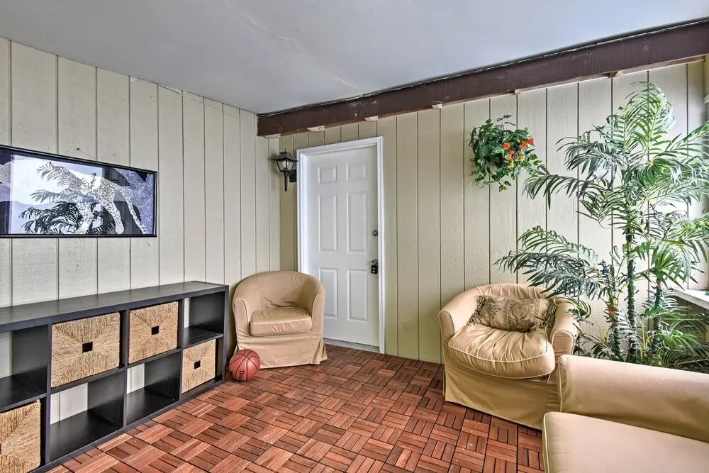 Cozy Arrowhead Lake Home w/ Sunroom + Pool Access!