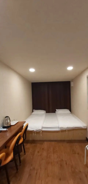 Sanhua B & B