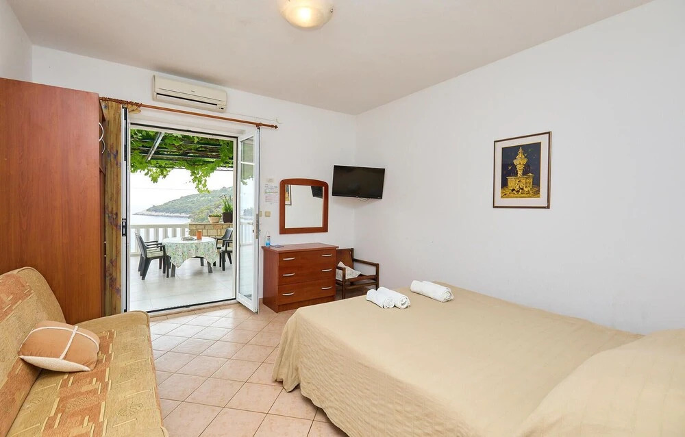 Beautiful Apartment in Saplunara With Wifi and 1 Bedrooms