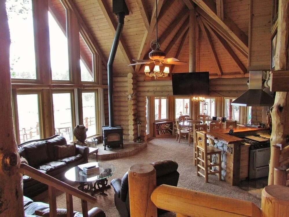 080 - Moonshadows Log Cabin