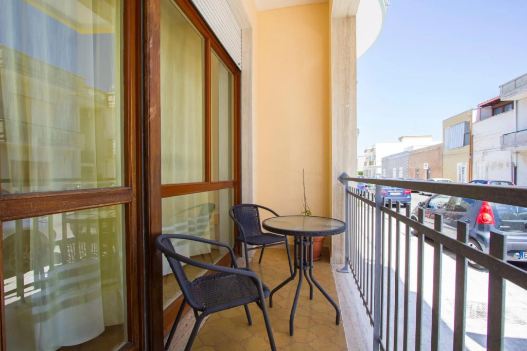 Holiday home near the sea and sandy beach in Torre dell'Orso-Casa La Torre
