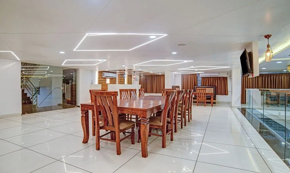 Capital O 63423 Hotel Regal Regency