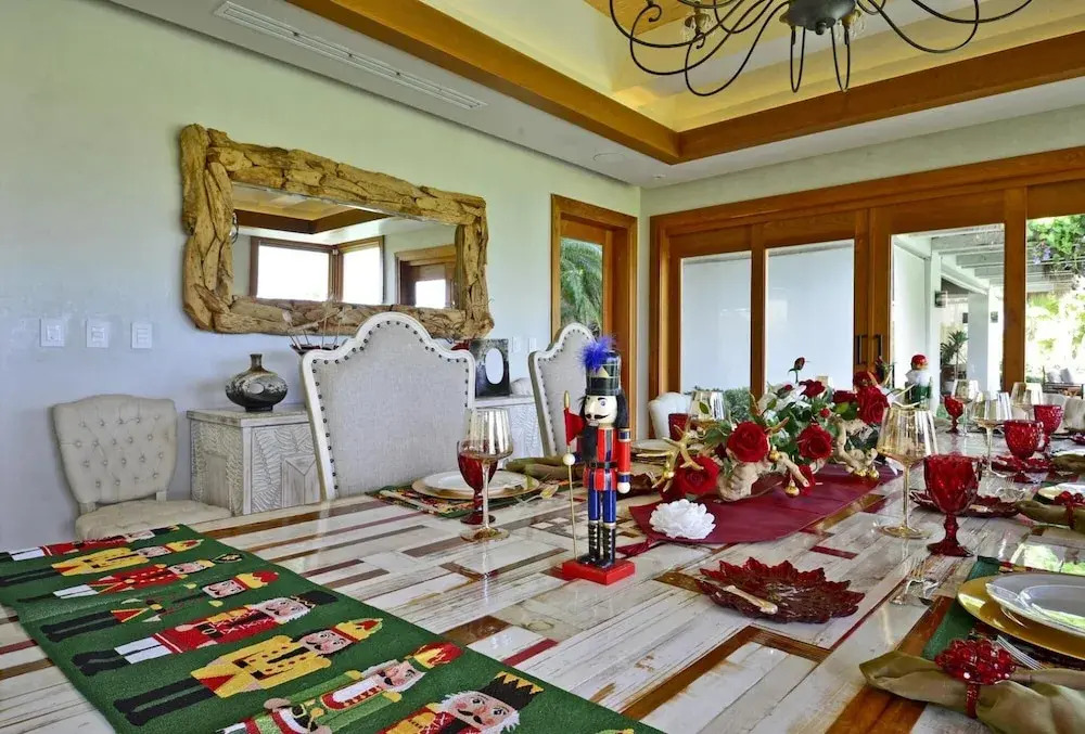 Ocean View 5-bedroom Fully Staffed Tropical Villa