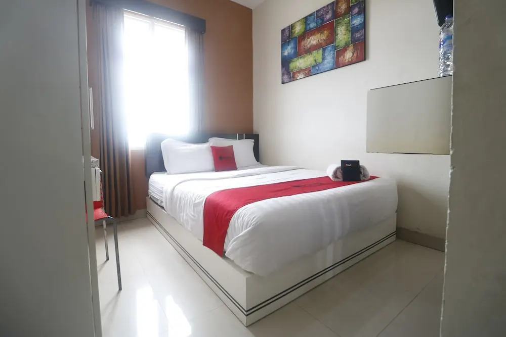 RedDoorz Plus near Universitas Negeri Makassar