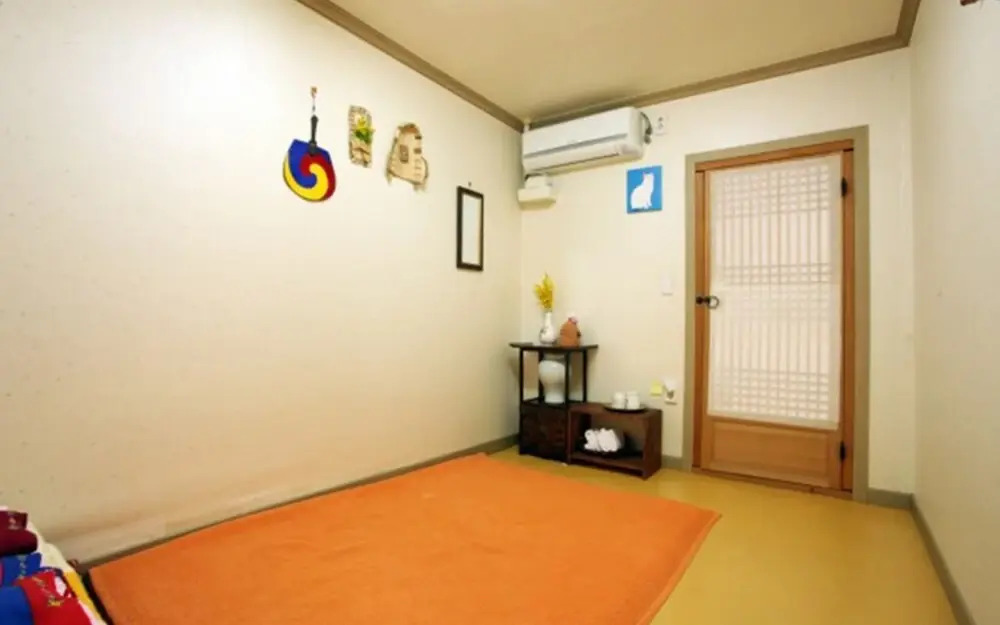 Jeonju Gyodong Baekjak Hanok Stay