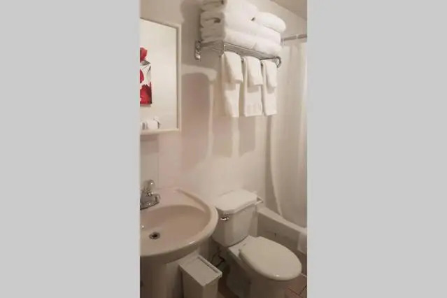 1-Bedroom Apartment Sweet #7 by Amazing Property Rentals