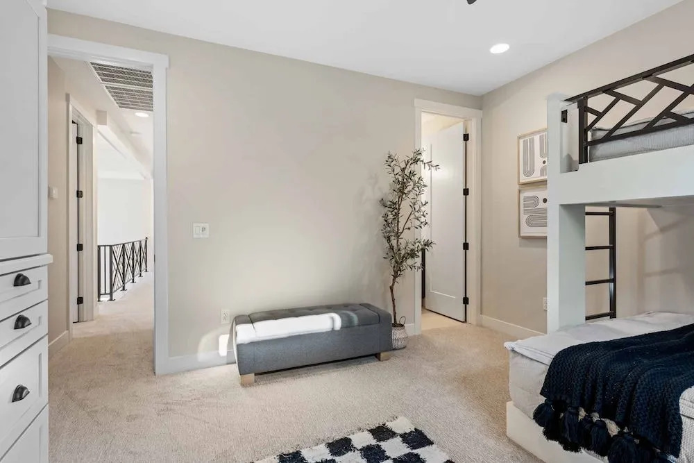 No Bad Days 5 Bedroom Townhouse