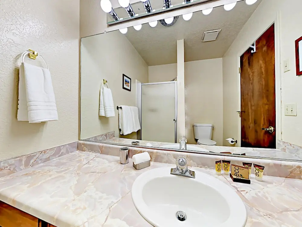 415 Bayview Dr Home 2 Bedrooms 2 Bathrooms Home