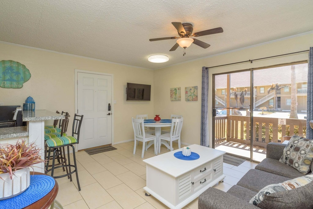 Beachfront 1br Condo W/ King Bed Sleeps 4 1 Bedroom Condo