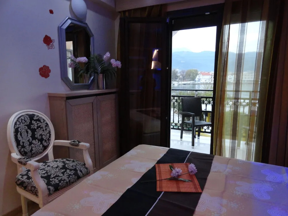 Captain's Beach Boutique Apartments