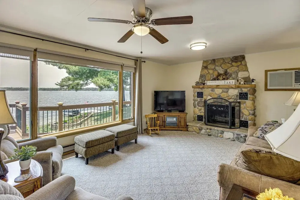 Family Retreat on Cross Lake: Boat, Swim & Relax!