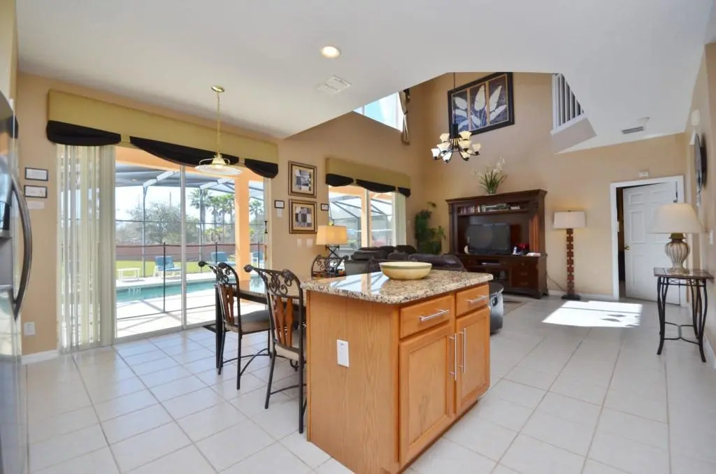 406 Solana 6 Bedrooms, 3 Bathrooms