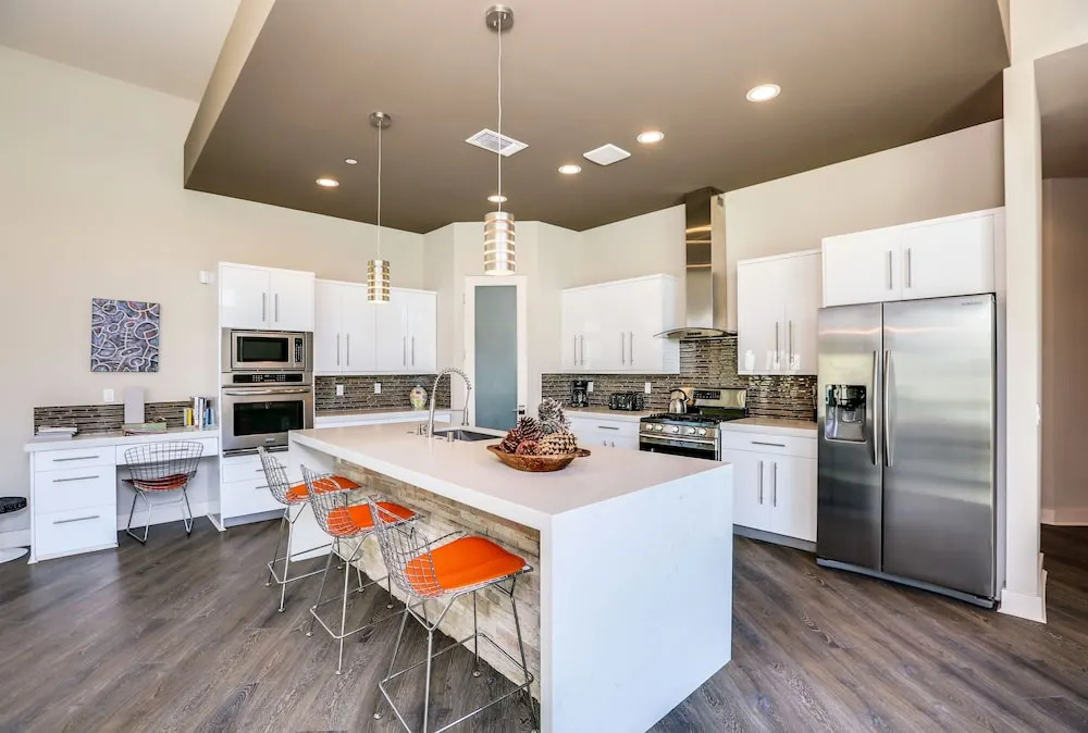 N Sunrise Home 4 Bedrooms 3 Bathrooms Home