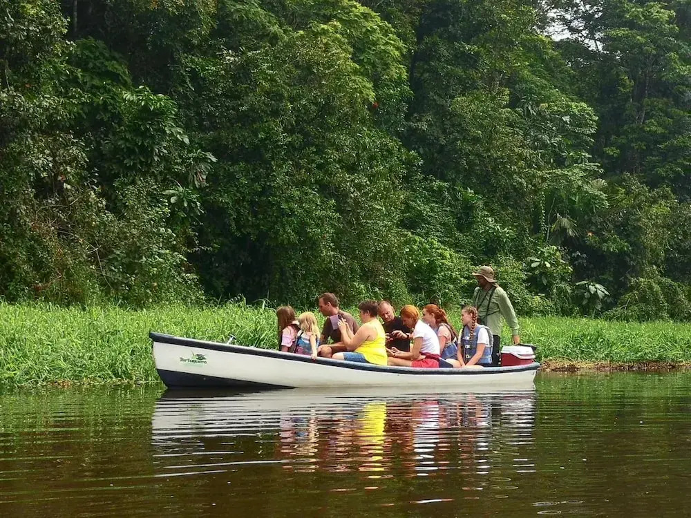 Tortuguero Adventures GuestHouse