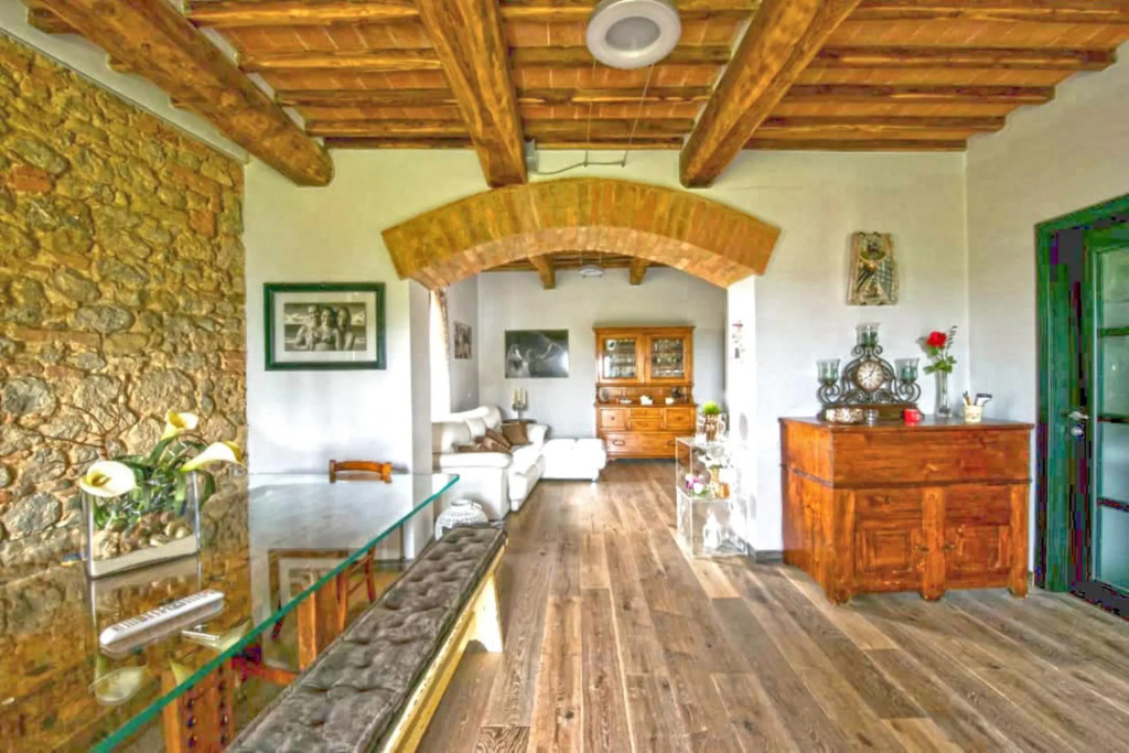 Wonderful house with hot tube and infinite view on Chianti 5 min drive form Siena-Cozy house