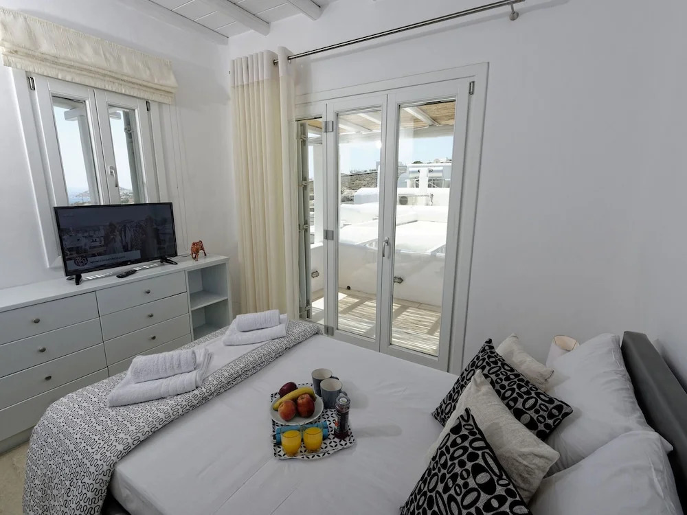 Luxurious Villa in Mykonos with Swimming Pool