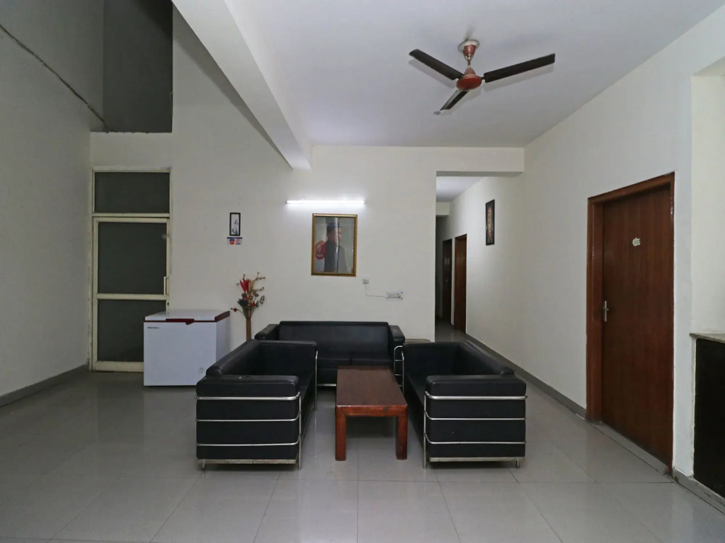Hotel Akash Palace