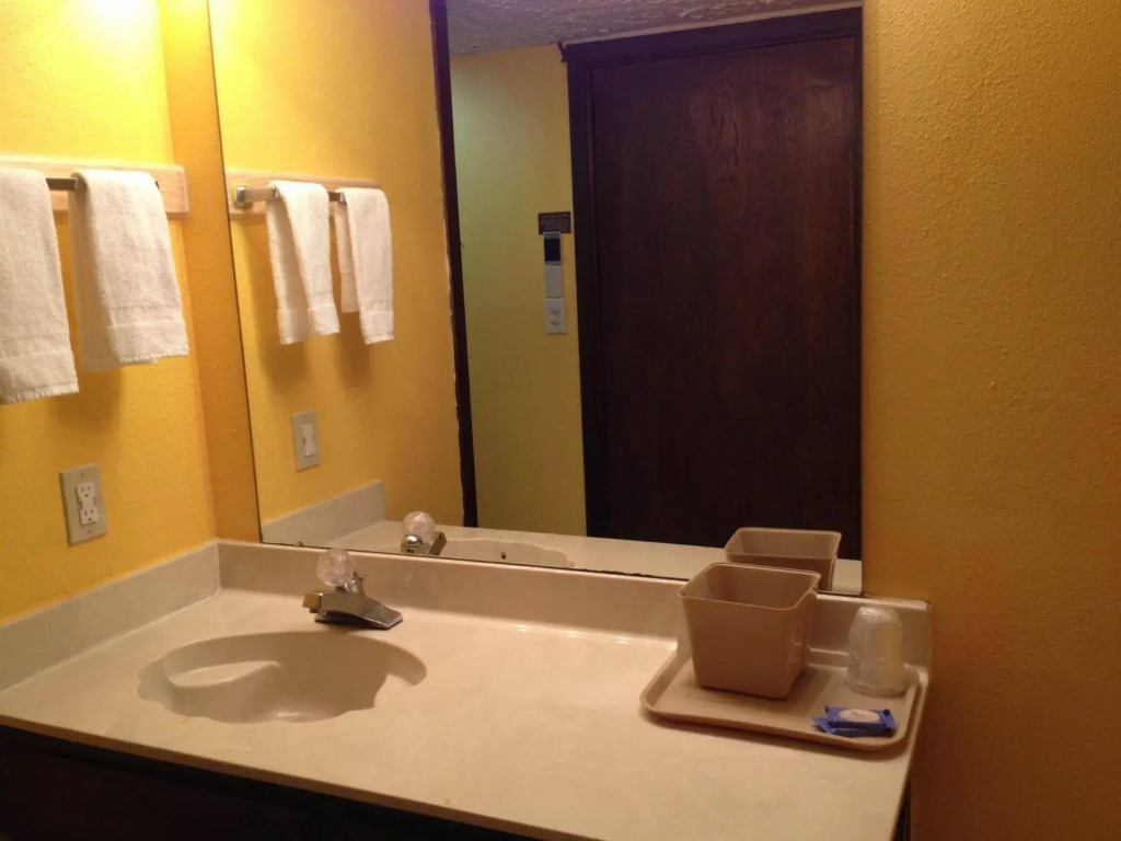 Red Roof Inn Monroe