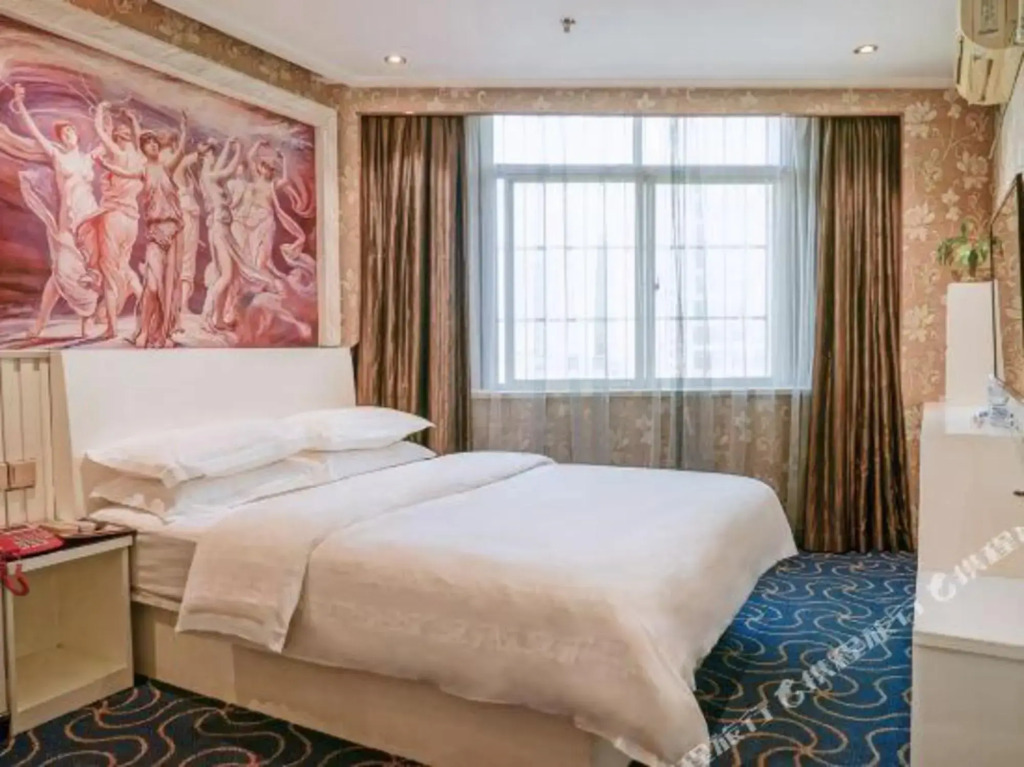Jinhu Hotel
