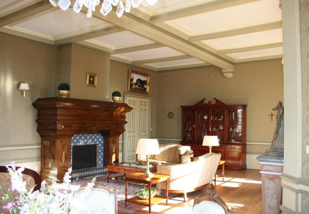 Vineyards and Valleys: A French Hide-in