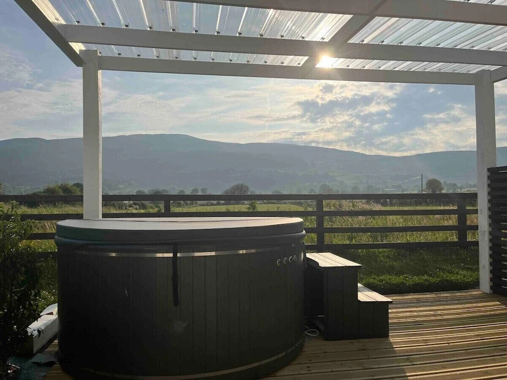 Castle View Chalet by Clonlum Cottages