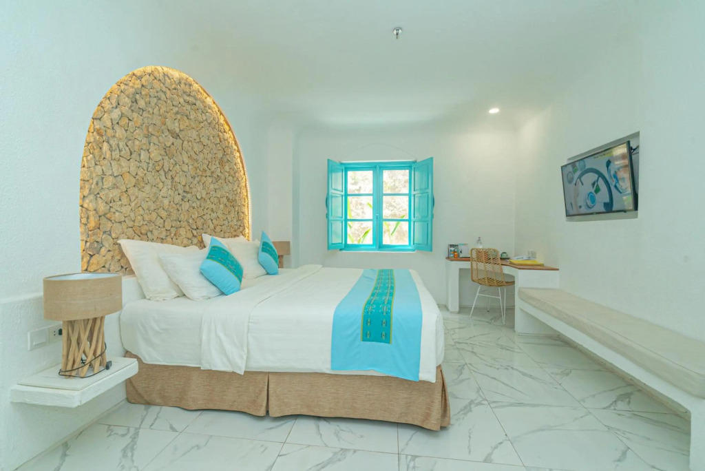 Loccal Collection Hotel Komodo