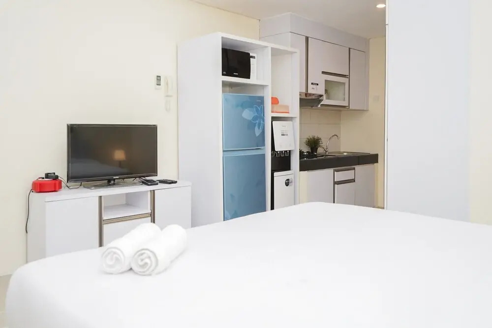 Comfy and Homey Studio at Bintaro Plaza Residence Tower Altiz Apartment