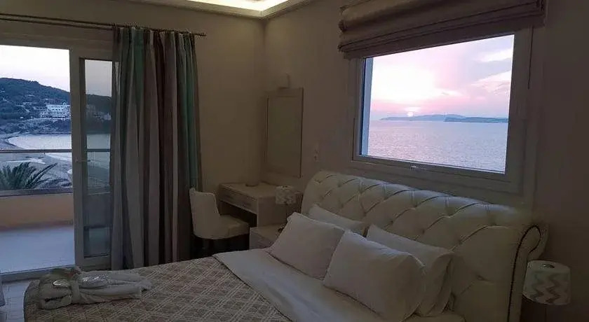 Paralia Luxury Suites