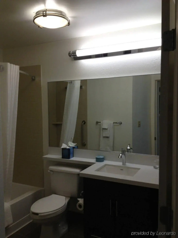 Sonesta Simply Suites Detroit Warren