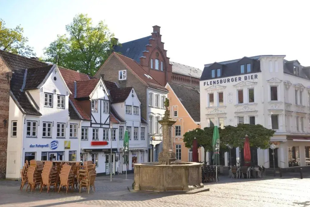fewo1846 - Dampfer Alexandra II - urige Wohnung mit zwei Schlafzimmern am Nordermarkt im Stadtzentrum