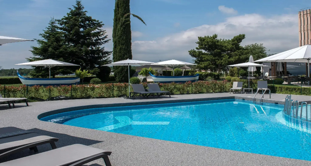 Everness Hotel & Resort