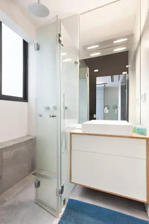 London in Tel Aviv - stay at my place