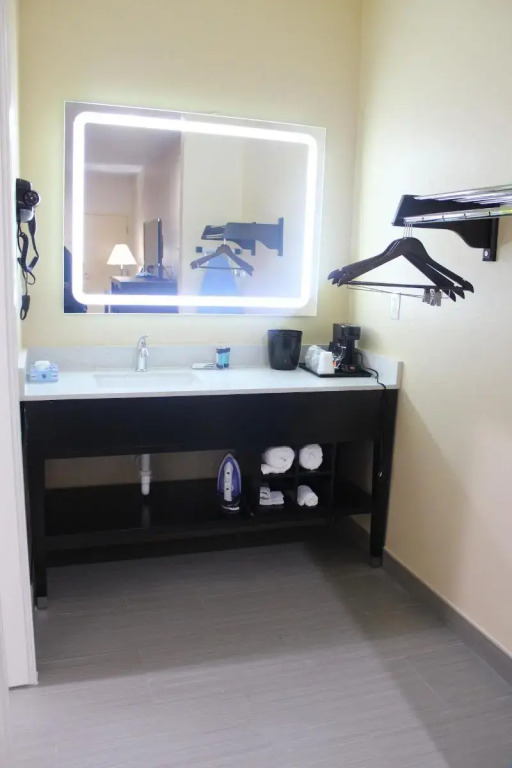 Express Inn and Suites