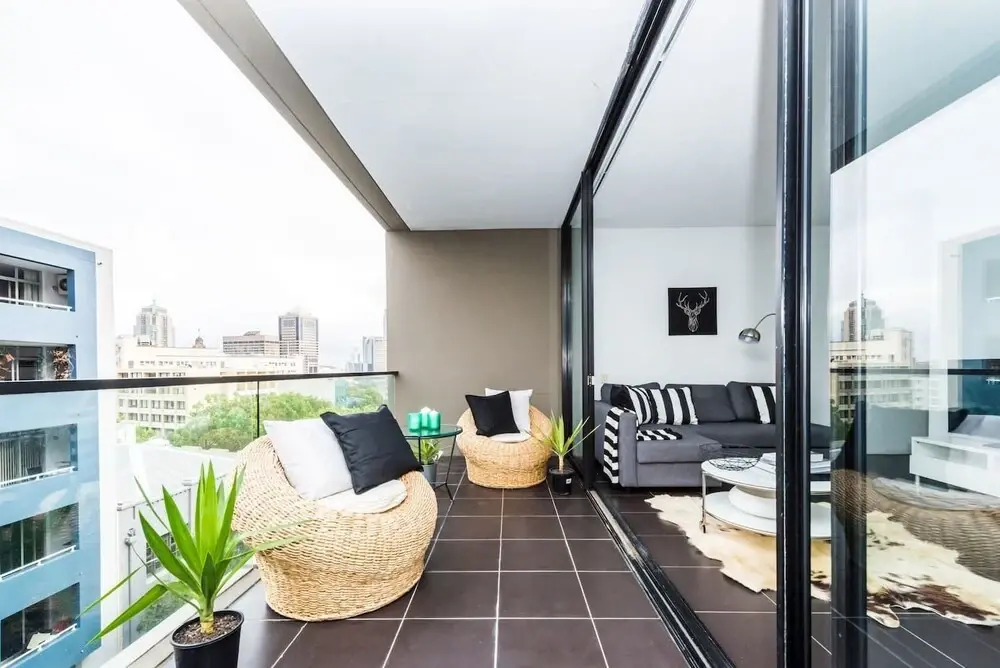 Executive Two Bed Penthouse Studio in the City
