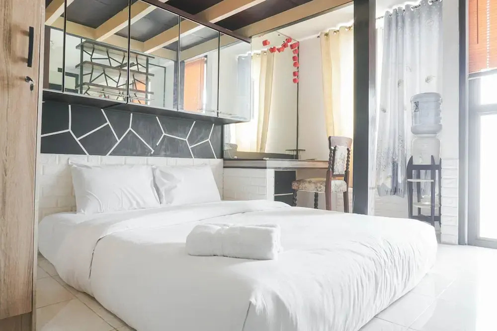 Unique and Classy Studio Room at Maple Park Sunter Apartment