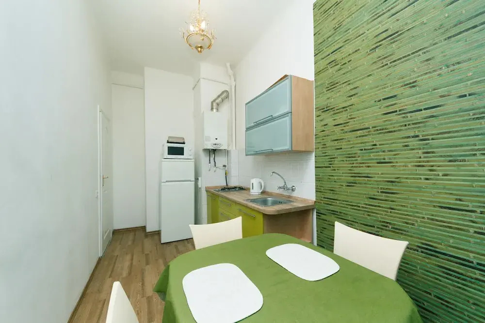 Luxrent apartments на Льва Толстого