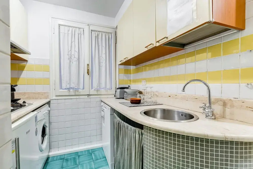 Trastevere & Old Ghetto Apartment
