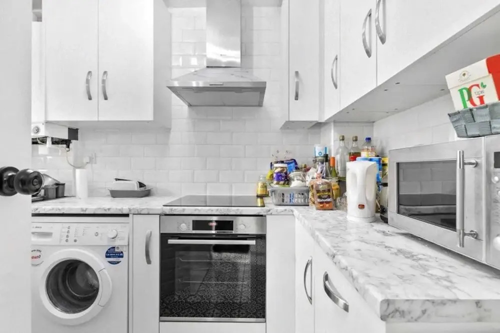 Spacious 4 Bedroom Apartment in Bethnal Green