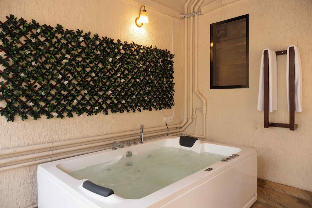 Parkwood Exotica Resort - Alibaug