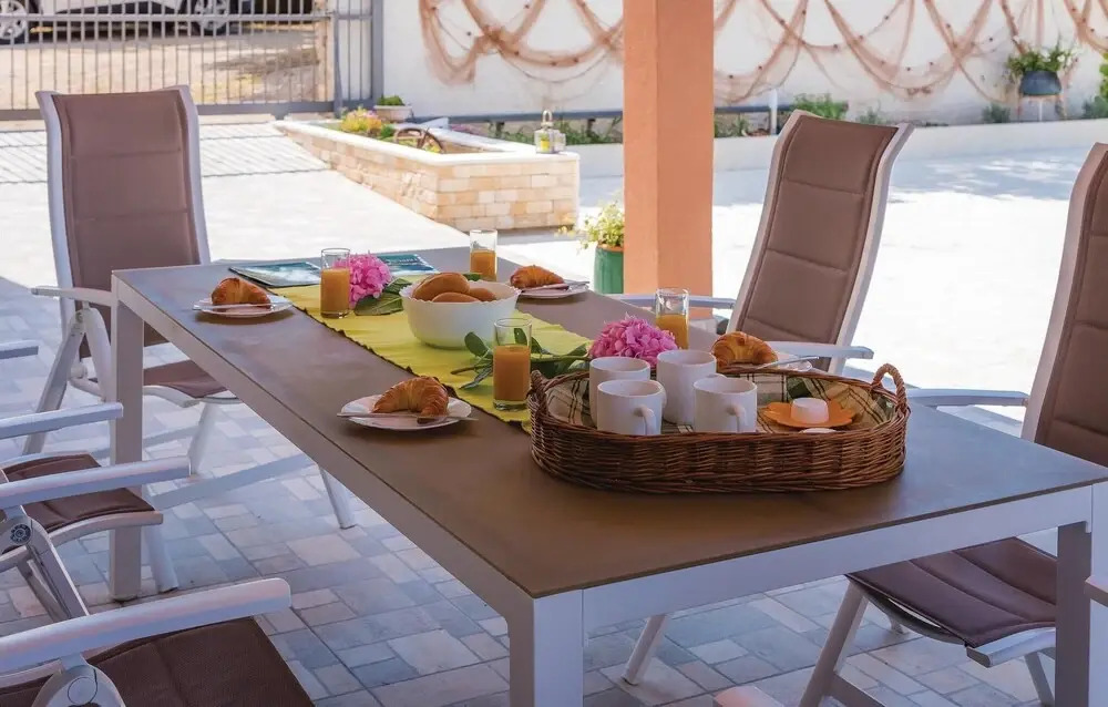 Stunning Home in Tribunj With Wifi and 4 Bedrooms